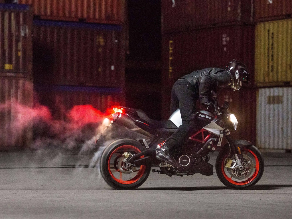 Фото мотоцикла Aprilia Shiver 900