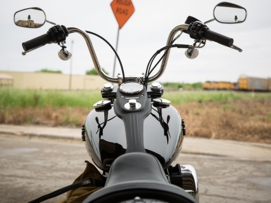 Фото мотоцикла Harley-Davidson Street Bob